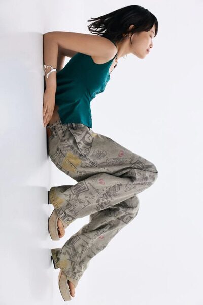 Джинсы с надписями